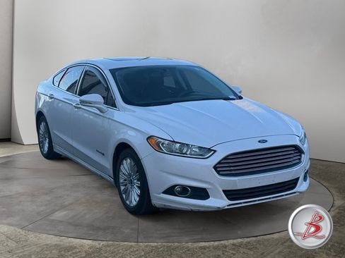 Used 2016 Ford Fusion SE w/ Equipment Group 502A image 1