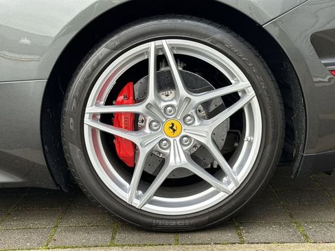Used 2015 Ferrari California T RWD image 10