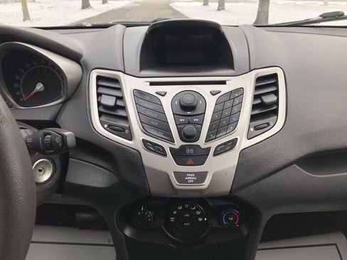 Used 2013 Ford Fiesta SE image 15