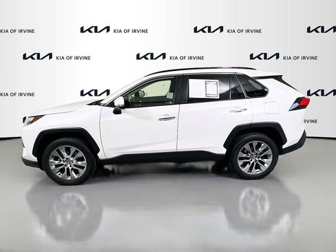 Used 2022 Toyota RAV4 Limited FWD image 4