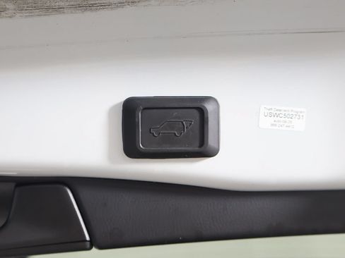 Used 2022 Toyota RAV4 XLE w/ Convenience Package AWD/4WD image 22