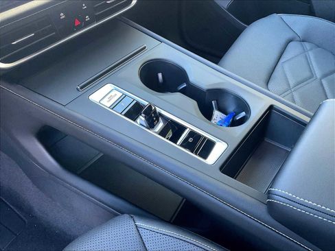 New 2026 Volkswagen Atlas SE image 14