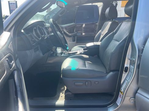 Used 2004 Toyota 4Runner Limited AWD/4WD image 13