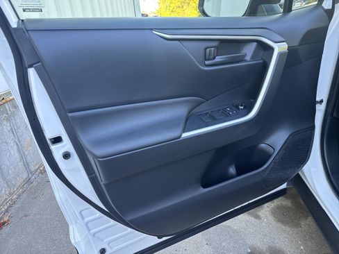 Used 2019 Toyota RAV4 LE w/ All Weather Liner Package AWD/4WD image 6