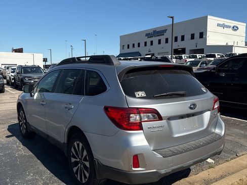 Used 2015 Subaru Outback 3.6R Limited image 4