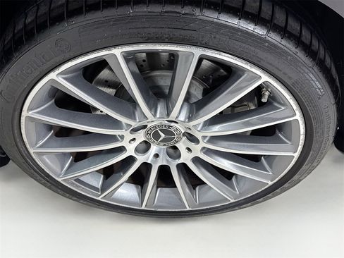 Used 2020 Mercedes-Benz SL 550 image 31