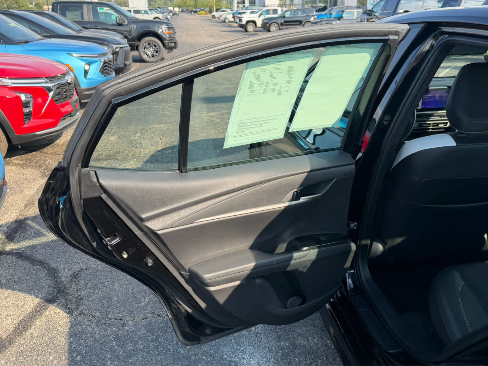 Used 2025 Toyota Camry SE FWD image 37
