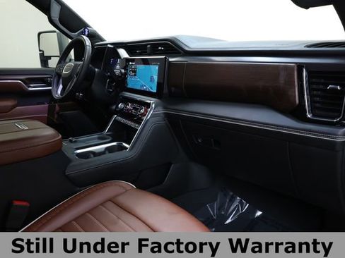 Used 2025 GMC Sierra 2500 Denali Ultimate AWD/4WD image 22