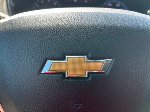 Used 2023 Chevrolet Traverse LT FWD image 29