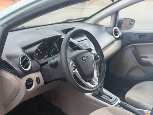 Used 2017 Ford Fiesta SE image 8