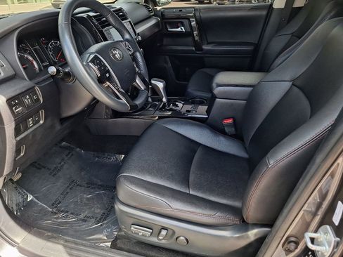 Used 2022 Toyota 4Runner TRD Off-Road Premium AWD/4WD image 10