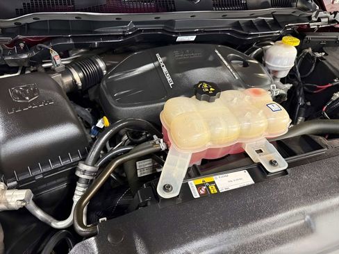 Used 2017 RAM 1500 Laramie AWD/4WD image 40