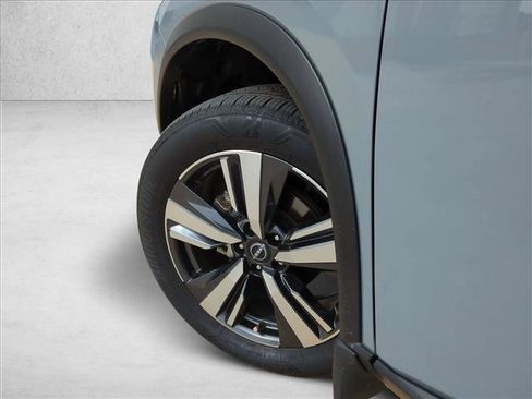 Used 2022 Nissan Rogue Platinum w/ Head-Up Display Package FWD image 10