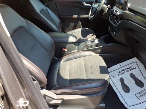 Used 2022 Ford Escape SEL w/ SEL Stealth AWD Package image 6