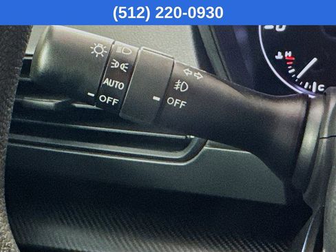 Used 2025 Subaru Crosstrek 2.0i Premium image 13