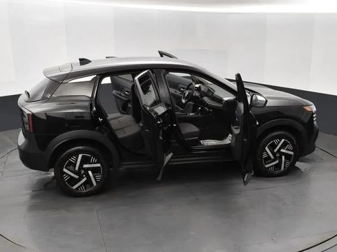 Used 2025 Nissan Kicks SV FWD image 6