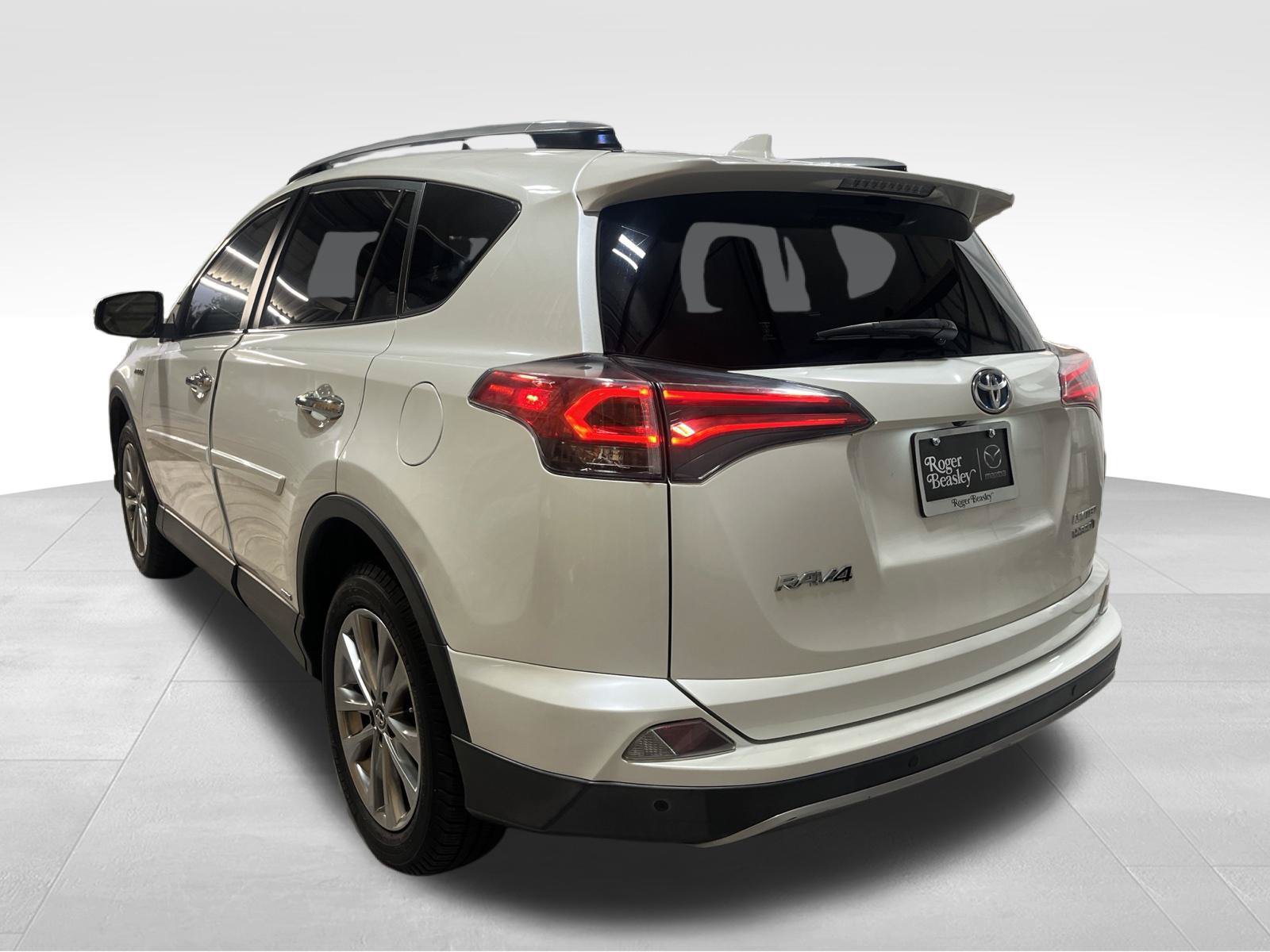 Used 2017 Toyota RAV4 Limited w/ Advanced Technology Package AWD/4WD image 7