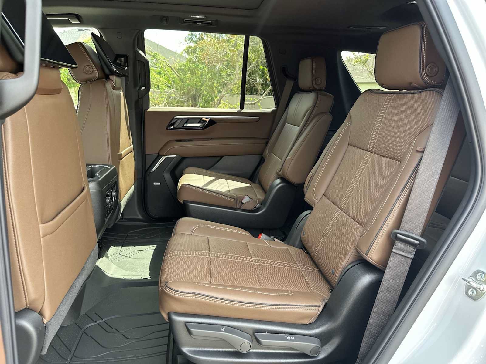 New 2027 Chevrolet Tahoe High Country AWD/4WD image 17