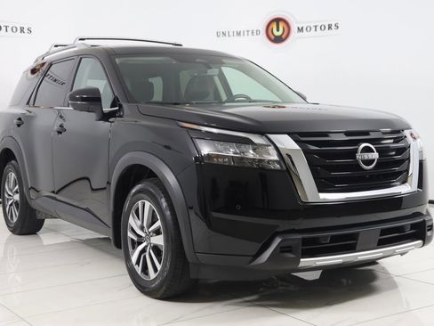 Used 2023 Nissan Pathfinder SL image 21