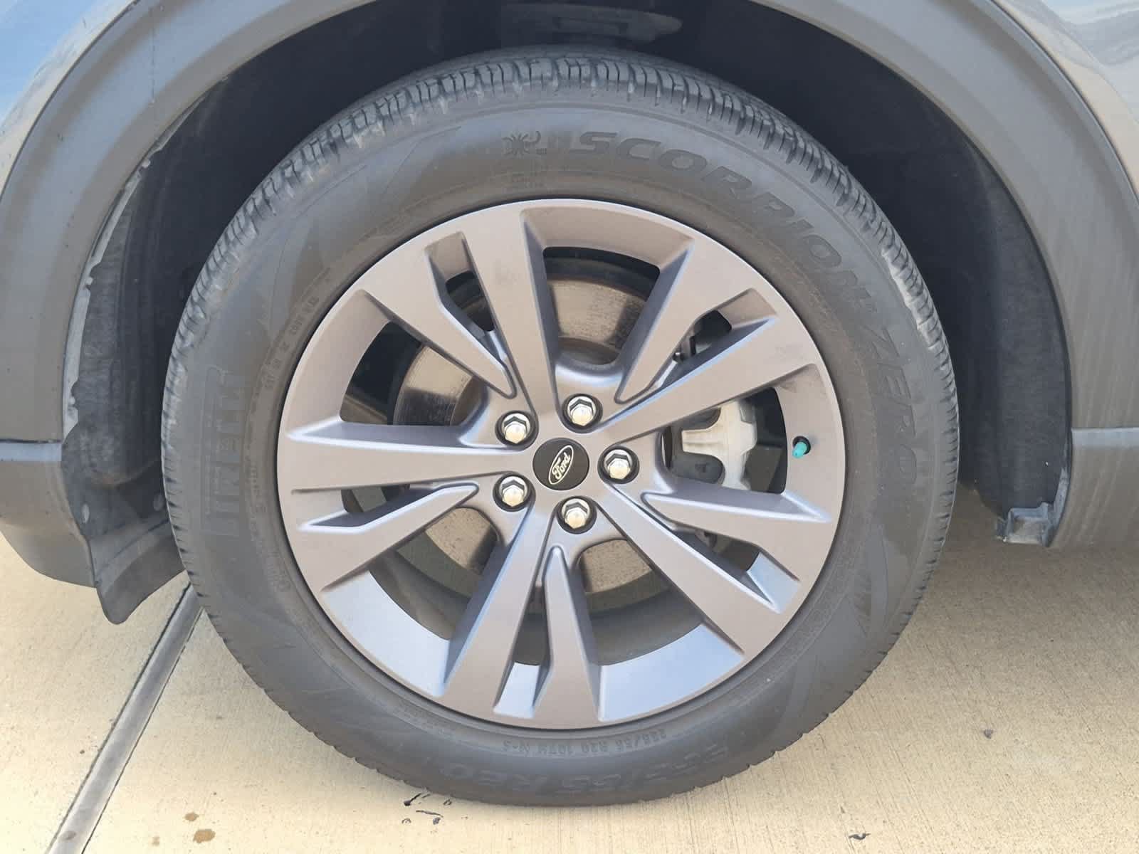 Used 2023 Ford Explorer XLT w/ Equipment Group 202A RWD image 32