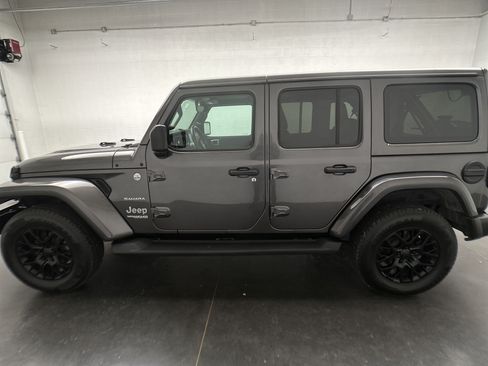 Used 2021 Jeep Wrangler Unlimited Sahara AWD/4WD image 6