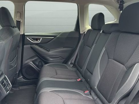 Used 2019 Subaru Forester Premium AWD/4WD image 25
