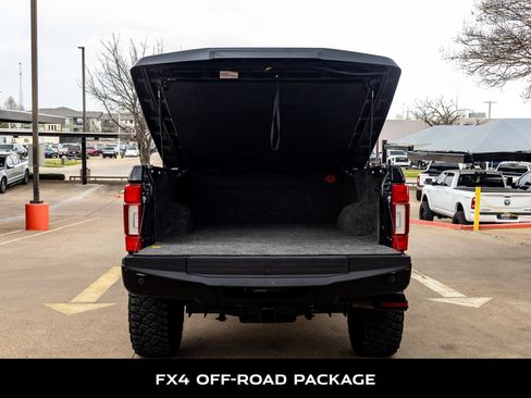 Used 2021 Ford F250 Lariat w/ Lariat Ultimate Package AWD/4WD image 8