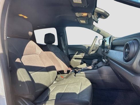 Used 2023 Chevrolet Colorado W/T RWD image 29
