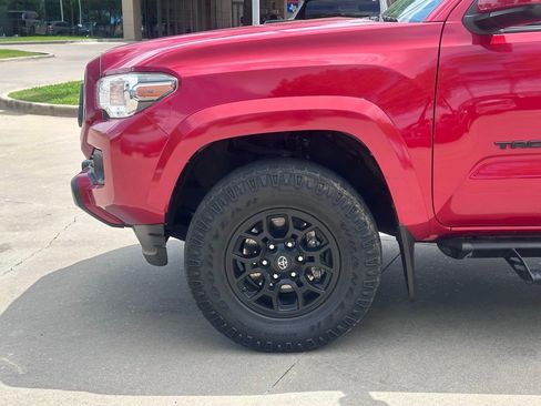Used 2020 Toyota Tacoma SR5 image 8
