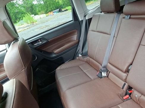 Used 2018 Subaru Forester 2.5i Touring AWD/4WD image 18