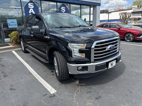 Used 2016 Ford F150 XLT w/ Equipment Group 302A Luxury image 4