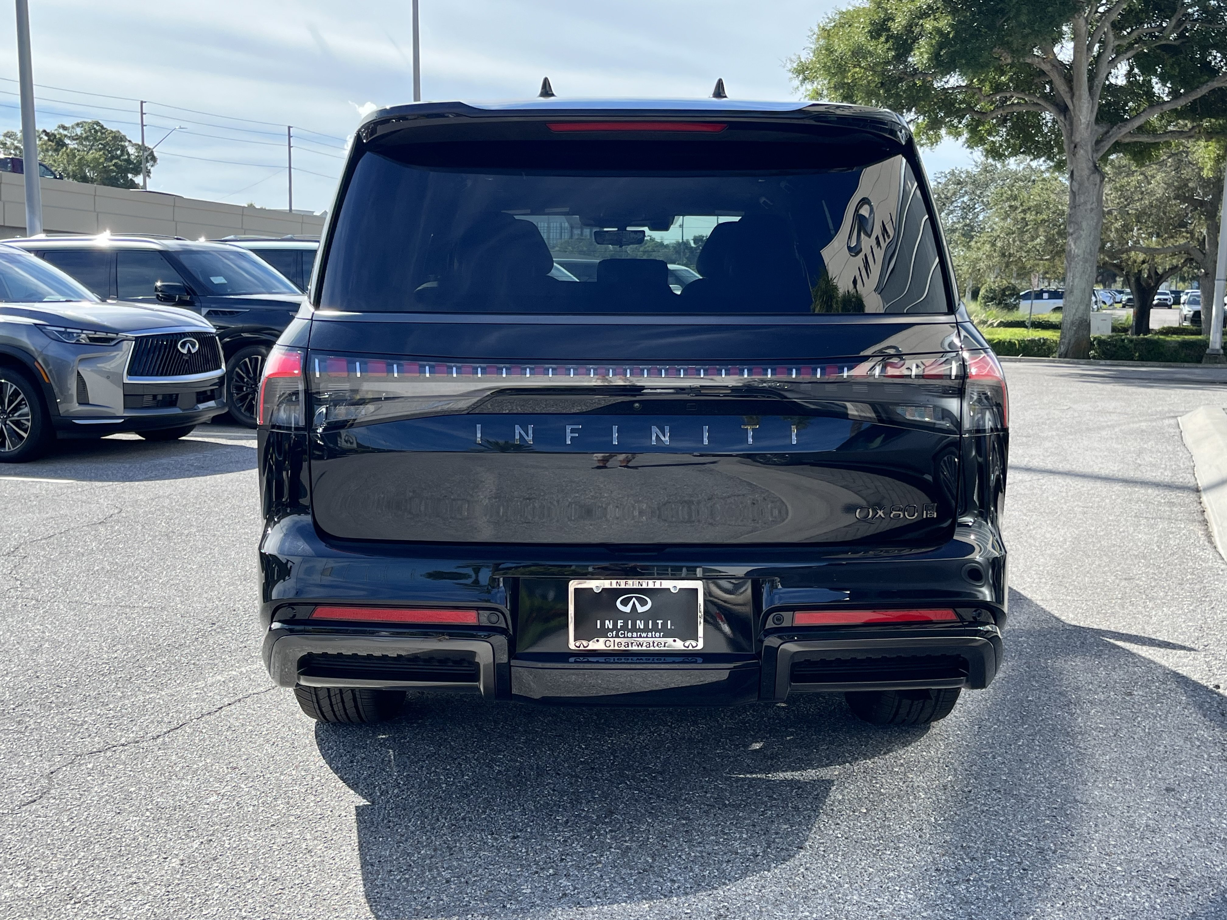 New 2027 INFINITI QX80 Autograph w/ Premium Cargo Package AWD/4WD image 4