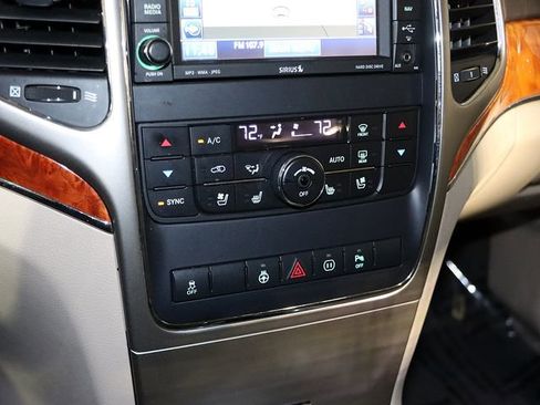 Used 2012 Jeep Grand Cherokee Overland image 21