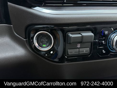 New 2026 GMC Sierra 1500 SLT AWD/4WD image 18