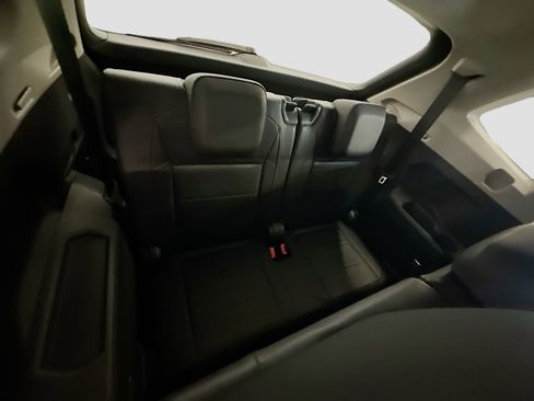 Used 2020 Volkswagen Tiguan SE w/ Panoramic Sunroof Package image 35