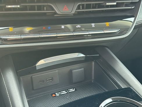 Used 2024 Buick Envision Sport Touring image 22