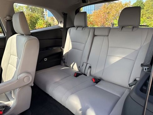 Used 2022 Honda Pilot Touring image 23