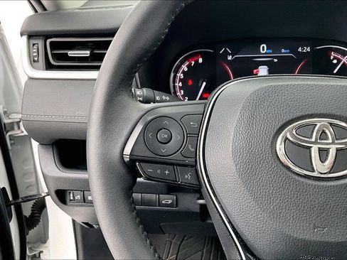 Used 2023 Toyota RAV4 XLE Premium AWD/4WD image 25