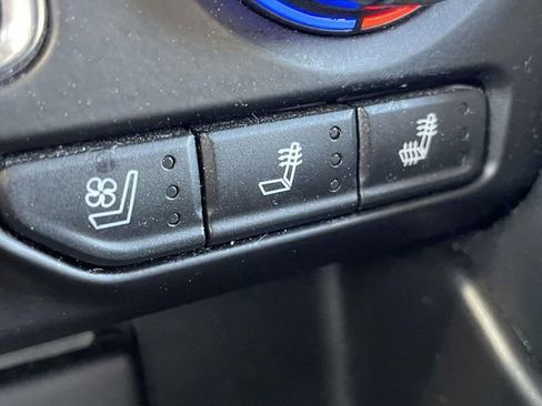 Used 2021 Chevrolet Suburban Premier w/ Premium Package image 7