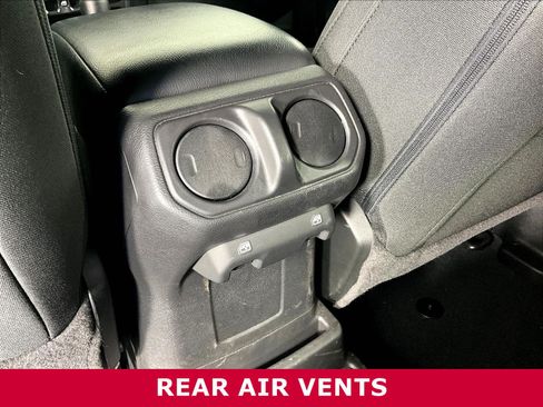 Used 2023 Jeep Wrangler Unlimited w/ Cold Weather Group AWD/4WD image 10