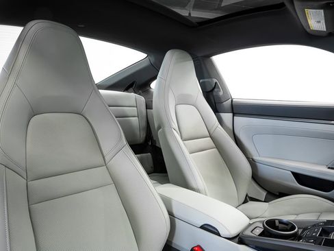 Used 2024 Porsche 911 Carrera 4S image 32