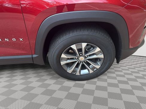 Used 2025 Chevrolet Equinox LT w/ Convenience Package II FWD image 16