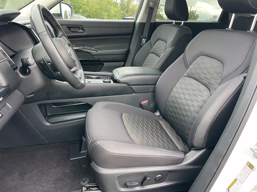 Certified 2024 Nissan Pathfinder SV AWD/4WD image 7