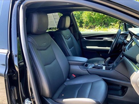 Certified 2025 Cadillac XT5 Premium Luxury w/ Technology Package AWD/4WD image 7