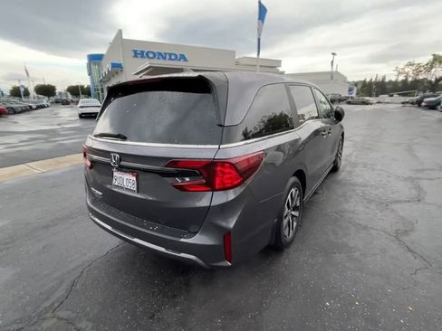 Certified 2025 Honda Odyssey EX-L image 8