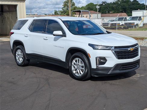 Used 2024 Chevrolet Traverse LS w/ Safety Package FWD image 10