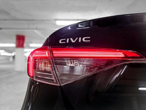 Used 2022 Honda Civic LX image 9