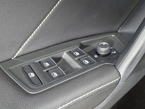 Used 2024 Volkswagen Tiguan SE AWD/4WD image 16