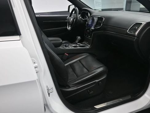 Used 2019 Jeep Grand Cherokee Limited w/ Luxury Group II AWD/4WD image 28