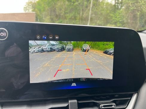 Used 2025 Chevrolet Equinox LT image 23